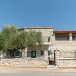 Apartamento Peaceful Refuge In Mani 2